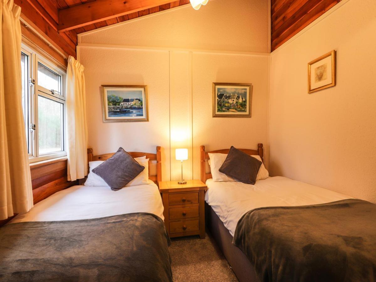 Spruce Lodge Strathpeffer Exterior photo